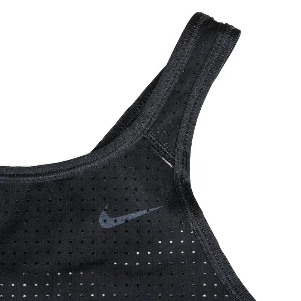 NIKE Classic Cross Back High-Neck Sports Bra with Dri-FIT Technology